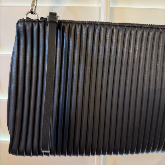 Zara Elegant Black Pleated crossbody Bag 8x10 - Picture 6 of 10